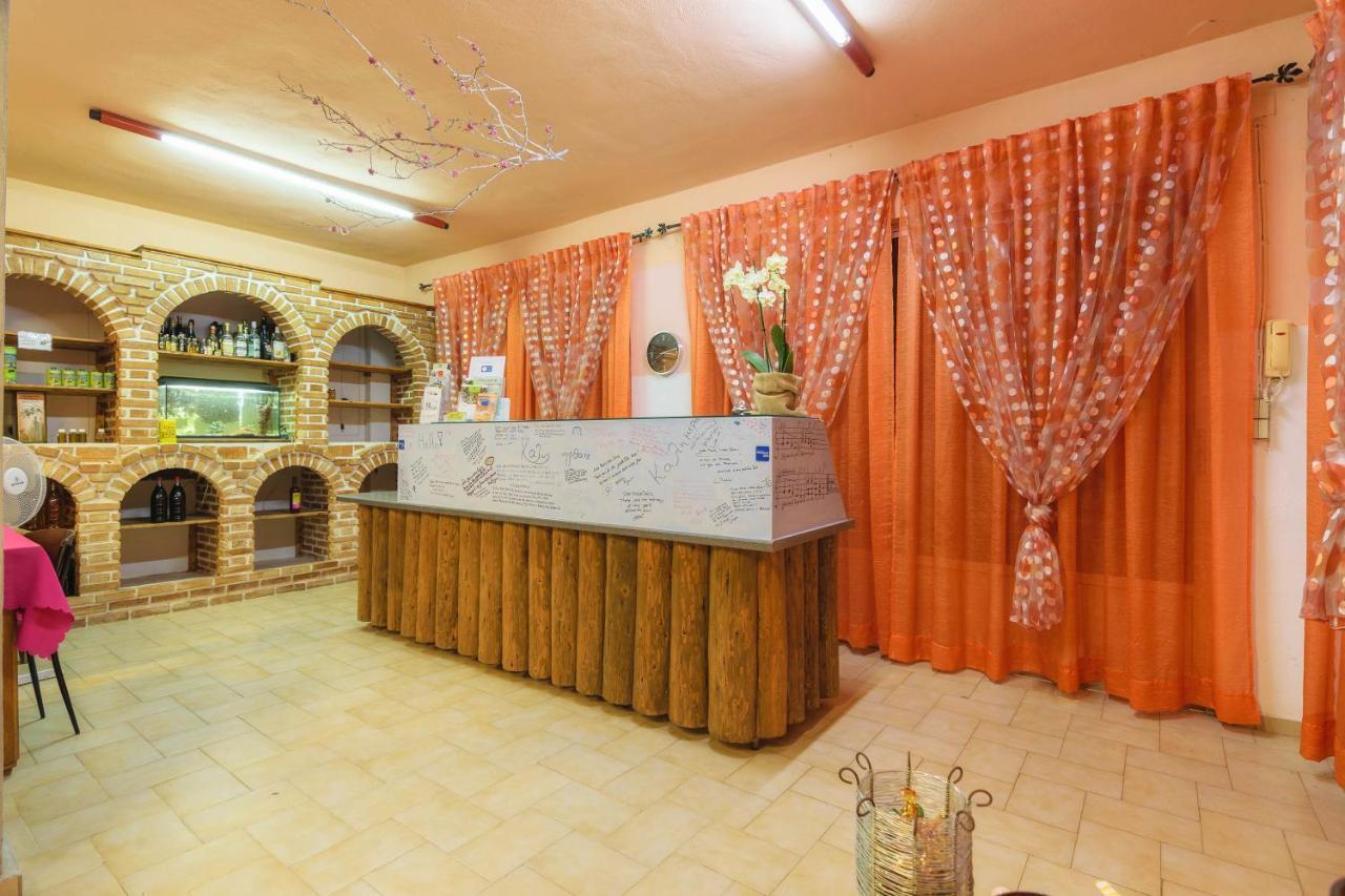 Studio Timotheos Marathias  Luaran gambar