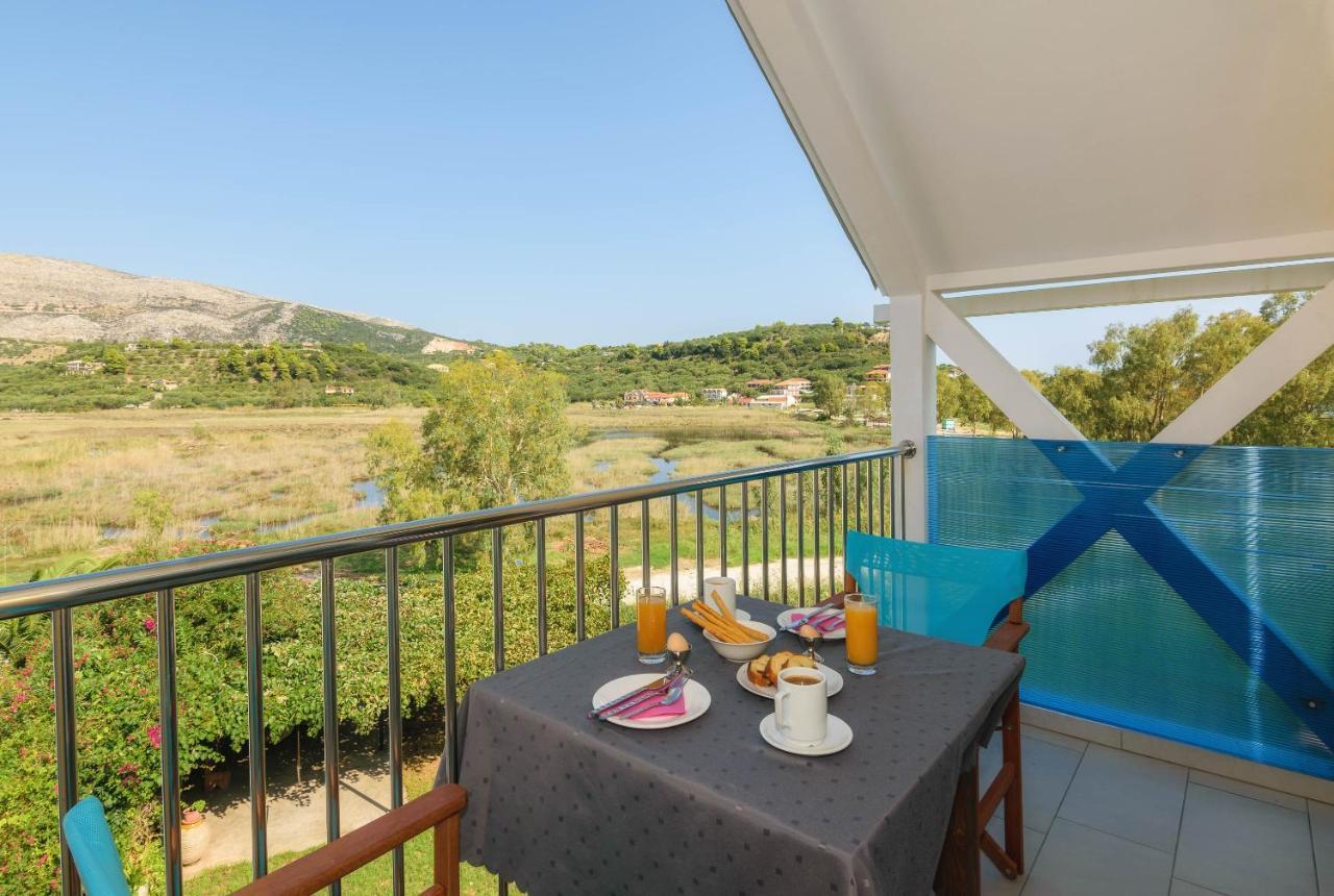 Studio Timotheos Marathias  Luaran gambar